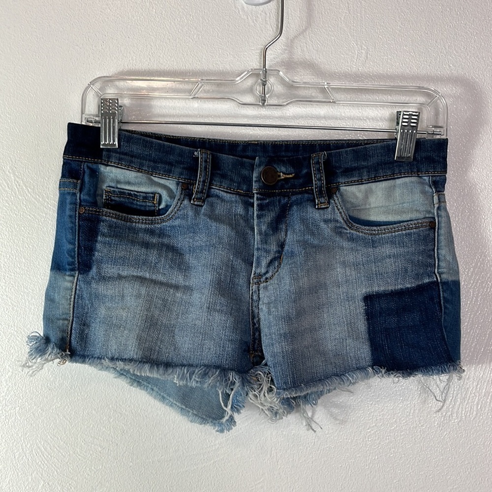 Blank NYC Andrea Frost Cuff Off Shorts Women's Size 25 Blue Patchwork Denim - Picture 13 of 14